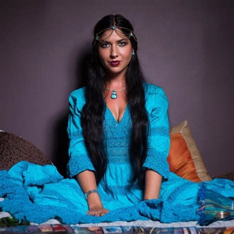 These Romani Fortune Tellers Want You To Know The Real 